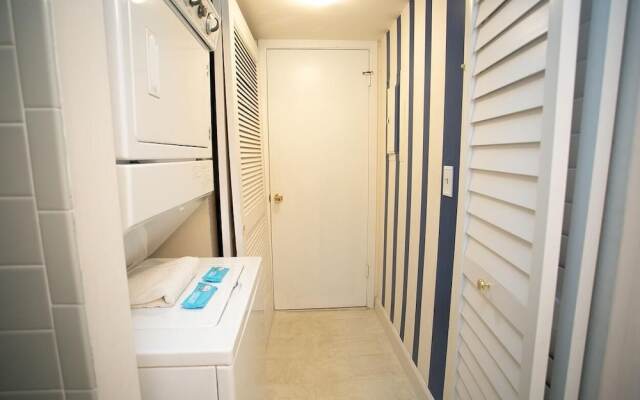 Hibiscus Resort D 2 Bedroom Condo by MCM