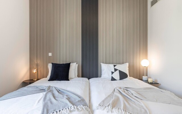 New Fully Upgraded - Central Located - Fits 6