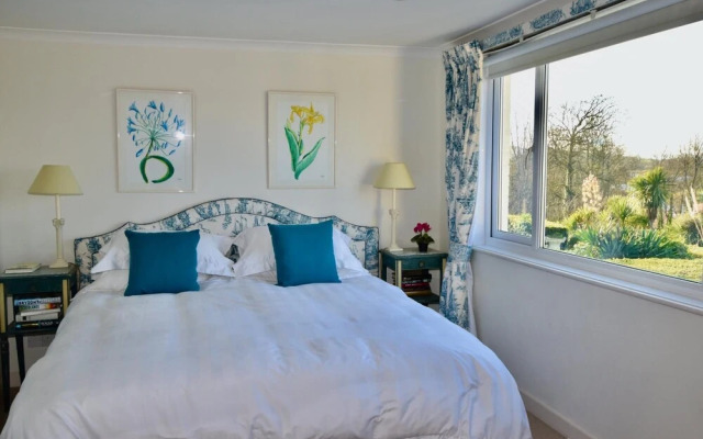1 Kings Close a Superb Coastal Retreat
