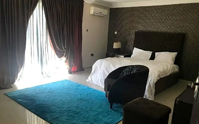 Crown Apartments, Extended Stay Suites