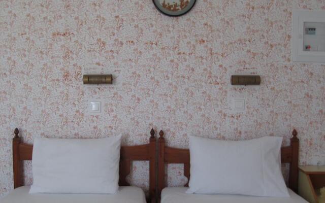 Agios Stefanos Studios & Apartments