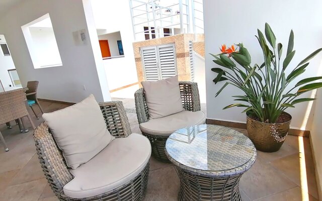 5th Coral Suites by Alex