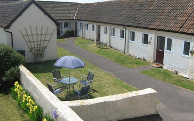 Court Farm Holiday Bungalows