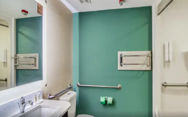 Clarion Pointe Wake Forest - Raleigh North