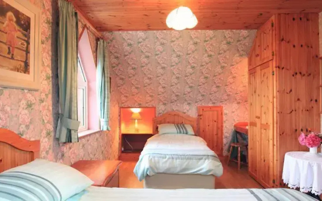 Fuchsia Cottage