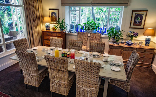 Melrose Place Boutique Hotel