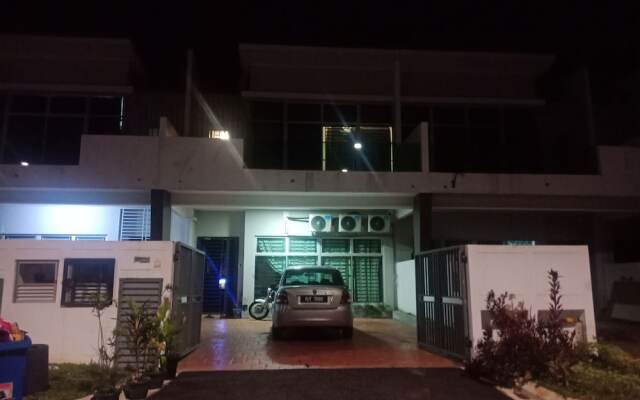 Gosh Desaru Bed Space