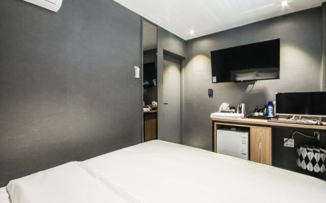 Hotel Deluxe - Hostel