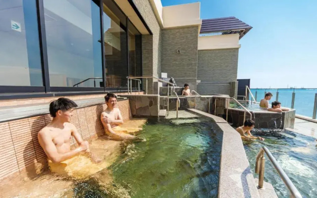 Ryugujo Spa Hotel Mikazuki Fujimitei