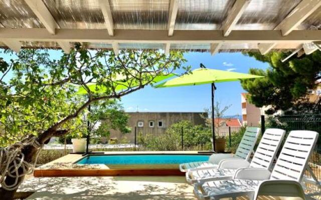 Summer Apartment 2