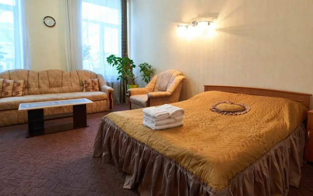 Home-Hotel Yaroslavskaya 15-23