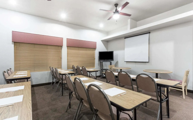 Metro Chandler Extended Stay