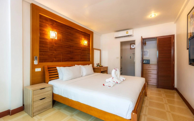 The Expat Hotel