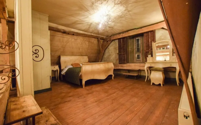 Posh Holiday Home in Alphen with Hot Tub