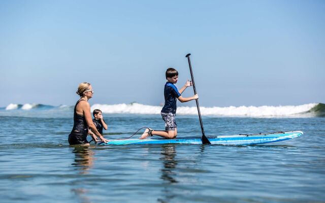 Georgian Inn Beach Club