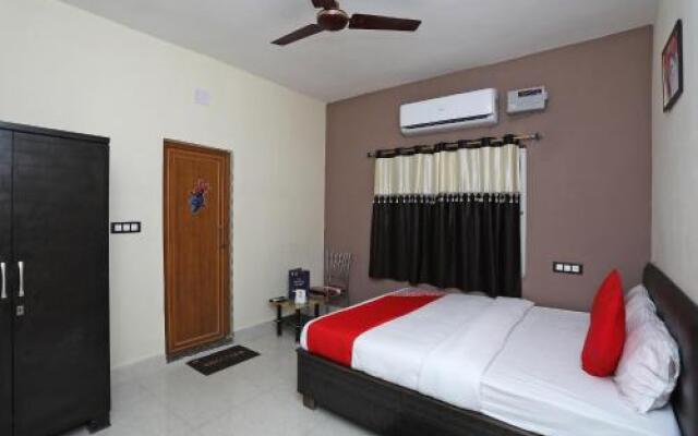OYO 14505 Regal Stays