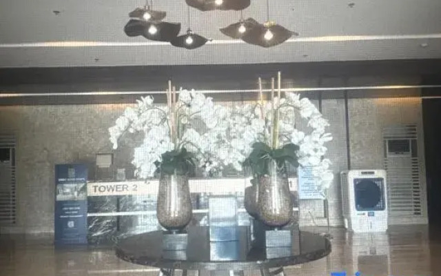 Staycation at Shore by Layandy