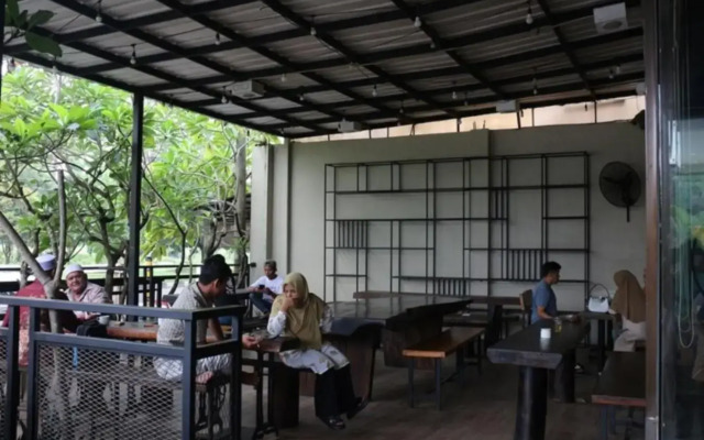 Crew Express Hotel