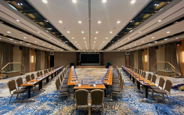 Millennium Plaza Hotel