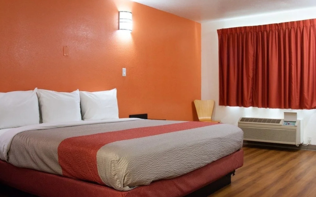 Motel 6 Brinkley