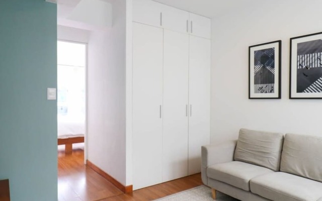 w Lovely 2BR With Balcony in Miraflores