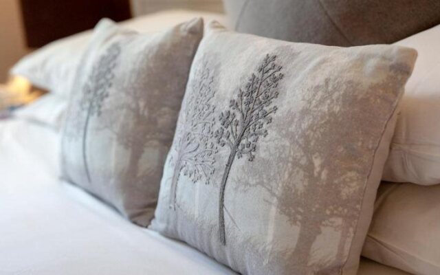 Three Salmons Hotel