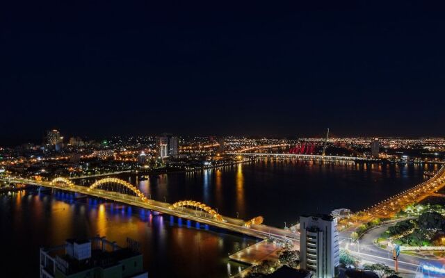 Dragon View Riverfront Hotel - Managed by Chiic Vacation