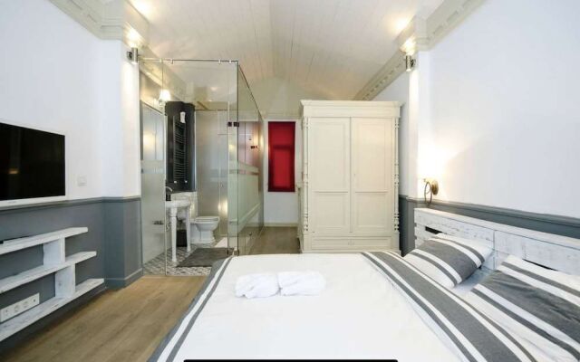 Stylish Triplex House Balat