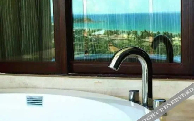 Hanhai Crown · SeaView Designer Light Luxury Seaside Resort Hotel (Freedom Lighthouse Branch)