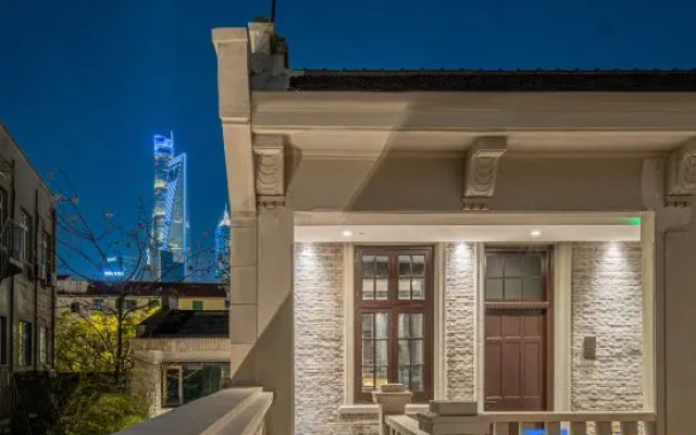 Blossom Manoir Lujiazui · Oriental Treasury