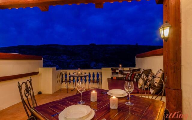 Sea and Cliff Views in a Modern Apt w Terrace