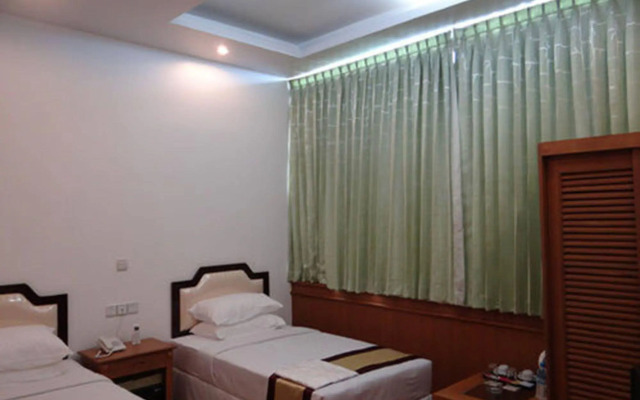 Paragon Hotel