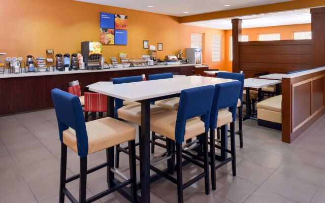 Comfort Inn & Suites