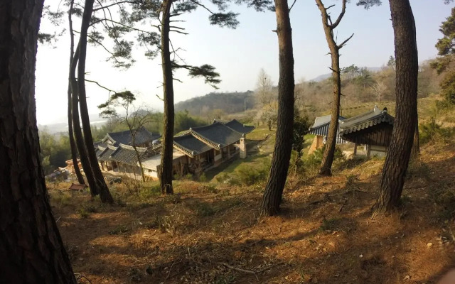 Korean Traditional House - Chungnokdang