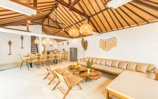 Villa Barcelona - Private 5 BDR Villa in Seminyak, Best Location, large Pool & Garden – Restaurant – Kuta
