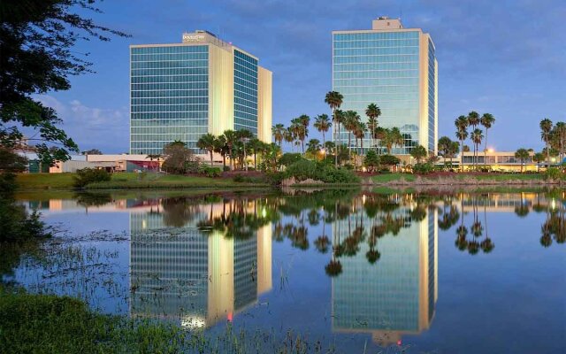 DoubleTree by Hilton at the Entrance to Universal Orlando