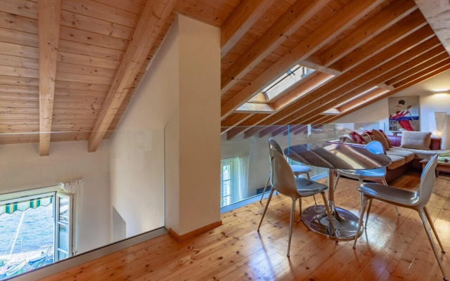 Easy Welcome Aglaia Luxury Lake View Apartment