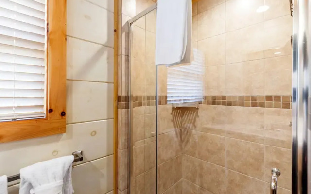 Countryside Comfort By Ghosal Luxury Lodging