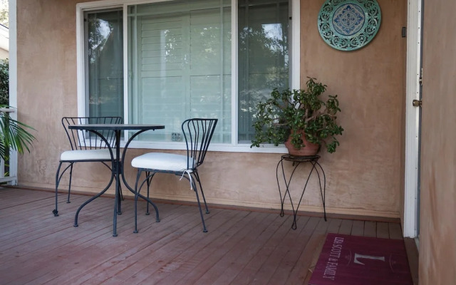 Large Groups Sequoia Park, CA Coast Wineries, Skiing. Enjoy Fire Pit, Hot Tub, Outdoor Kitchen