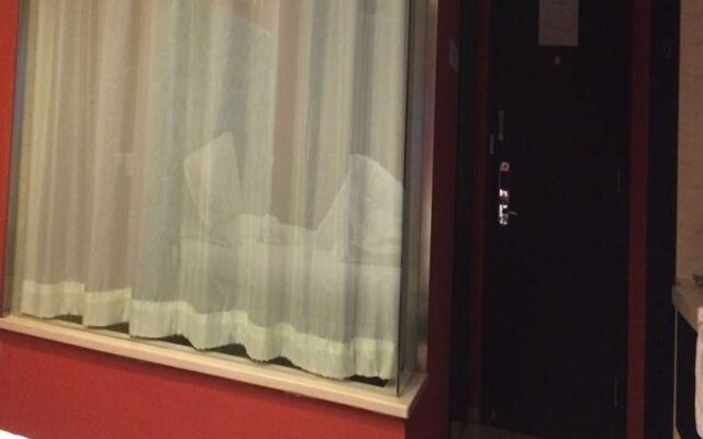 Beijing Hongweiyijia Hotel