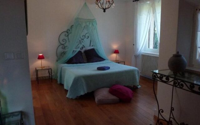 VILLA MERCEDES b&b