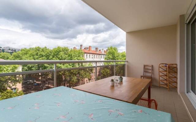 Lyon Centre Confluence Parking Terrasse