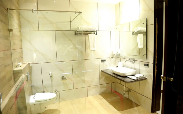 Hotel The Royal Bharti