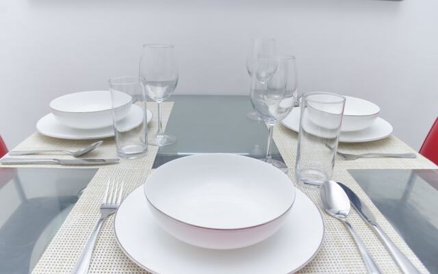 Stylish Apartment at BGC