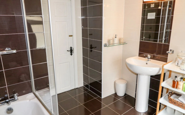 Whispering Willows - The Bungalow