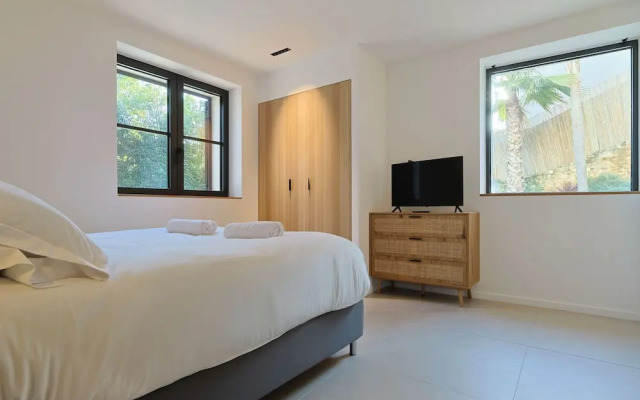 Villa Deva - 5 Bedrooms - Heated Pool