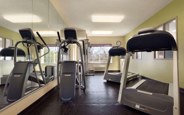 Country Inn & Suites by Radisson, Norman near University