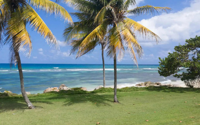 Magnificent 5-Bedroom Estate Villa, Sleeps 12