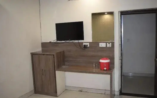 Hotel Masoom by OYO