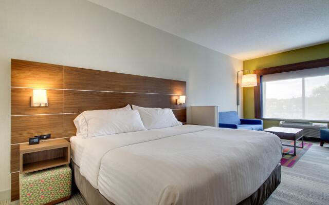Holiday Inn Express & Suites Aurora - Naperville by IHG